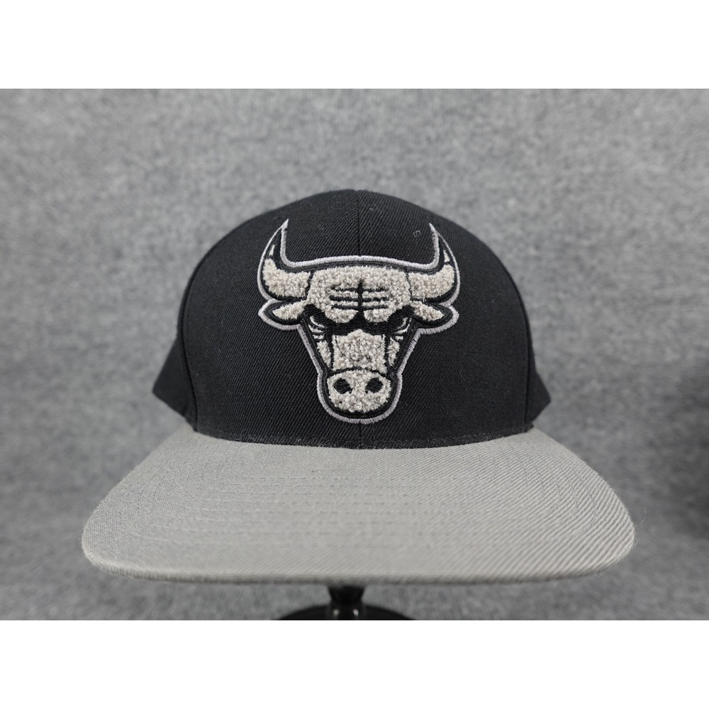 Mitchell & Ness Chicago Bulls Snapback Hat Mens OSFM Black Grey NBA Cap